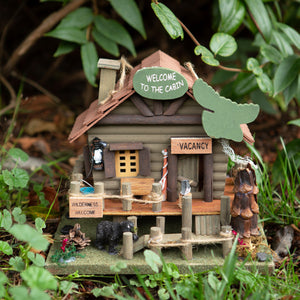 WOODLAND CABIN BIRDHOUSE