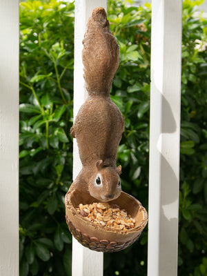 SCURRYING SQUIRREL BIRD FEEDER