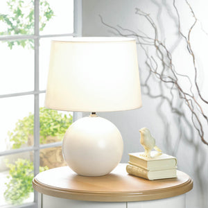 WHITE ROUND BASE TABLE LAMP